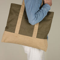 Flyer's tote bag