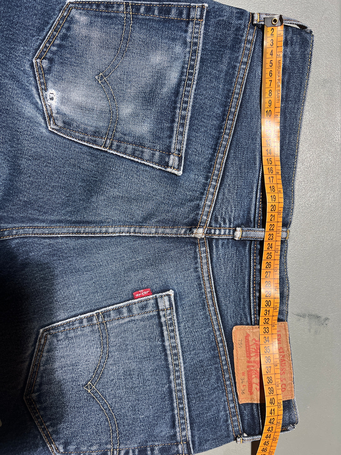 Levis 751    - W34- 48 it -