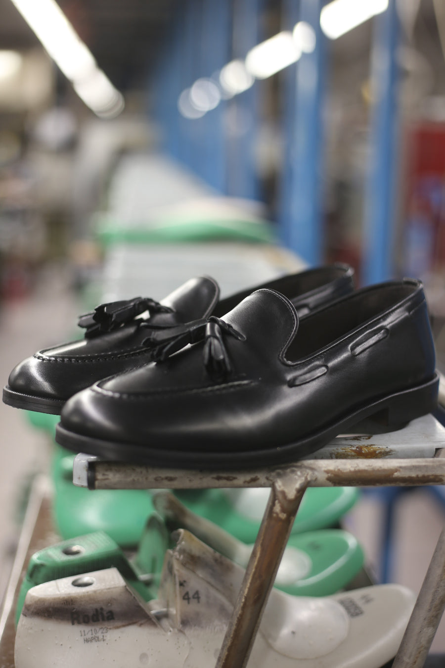 Leather tassel loafer