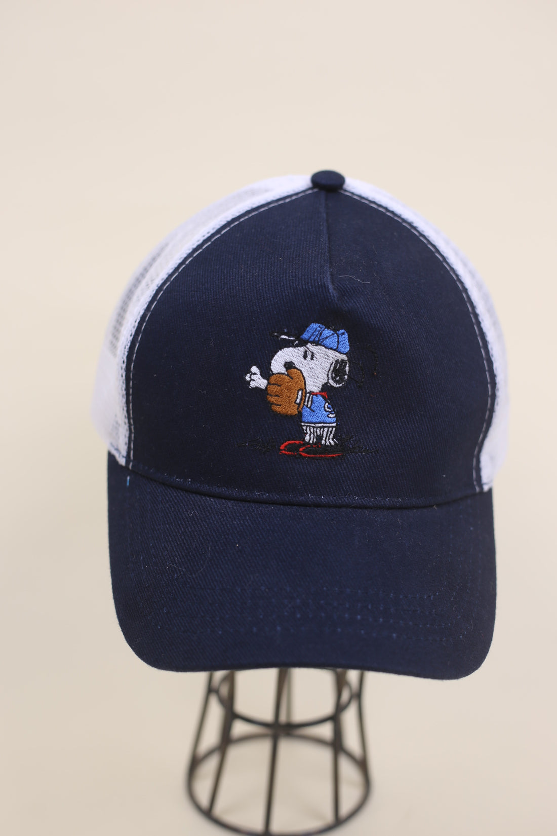 cappellino con ricamo