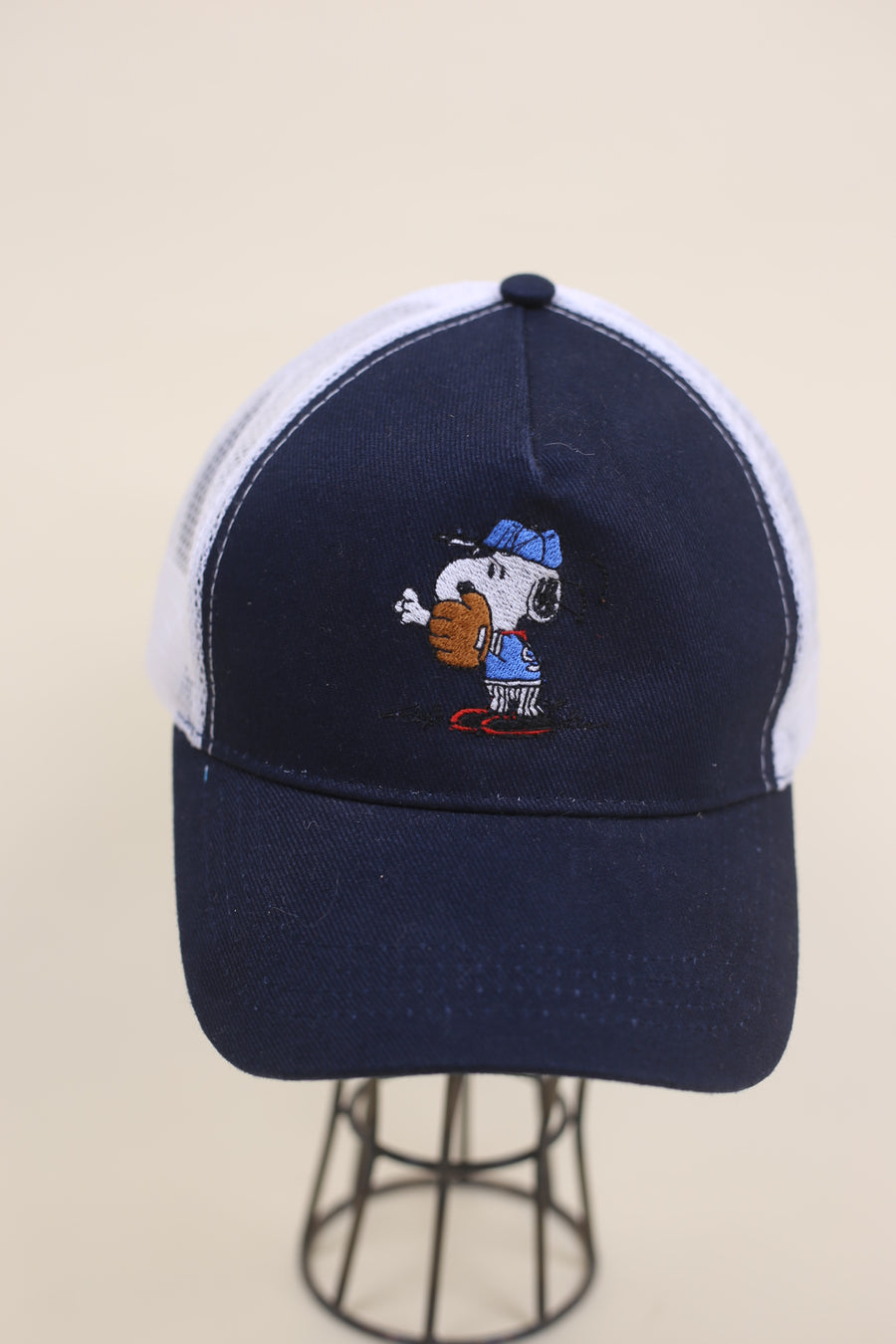 cappellino con ricamo