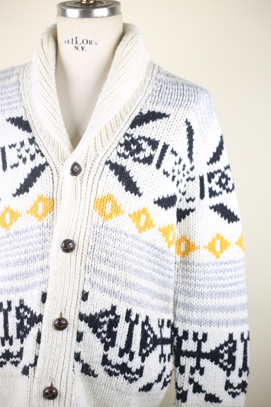 VINTAGE COWICHAN - L -