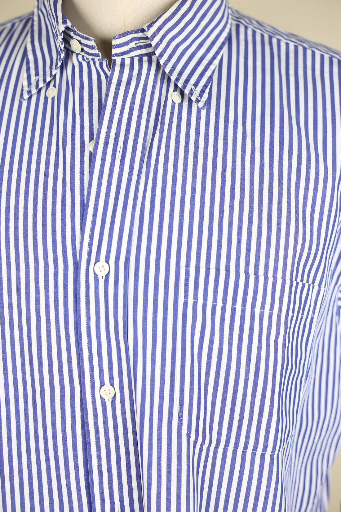 BUTTON DOWN BROOKS BROTHERS SHIRT - L -