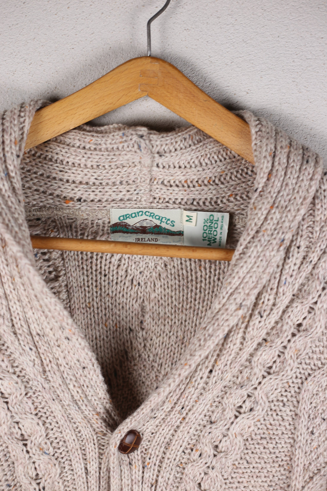 CARDIGAN ARAN MADE IN IRELAND     - M -