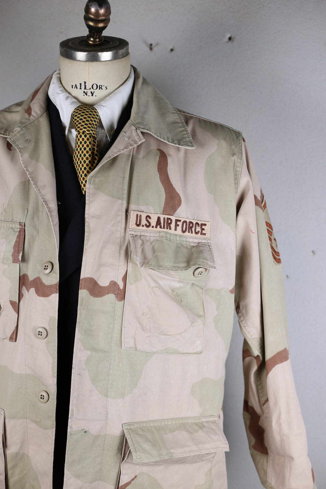US AIR FORCE DESERT BDU JACKET  -    L - (MEDIUM REGULAR  )
