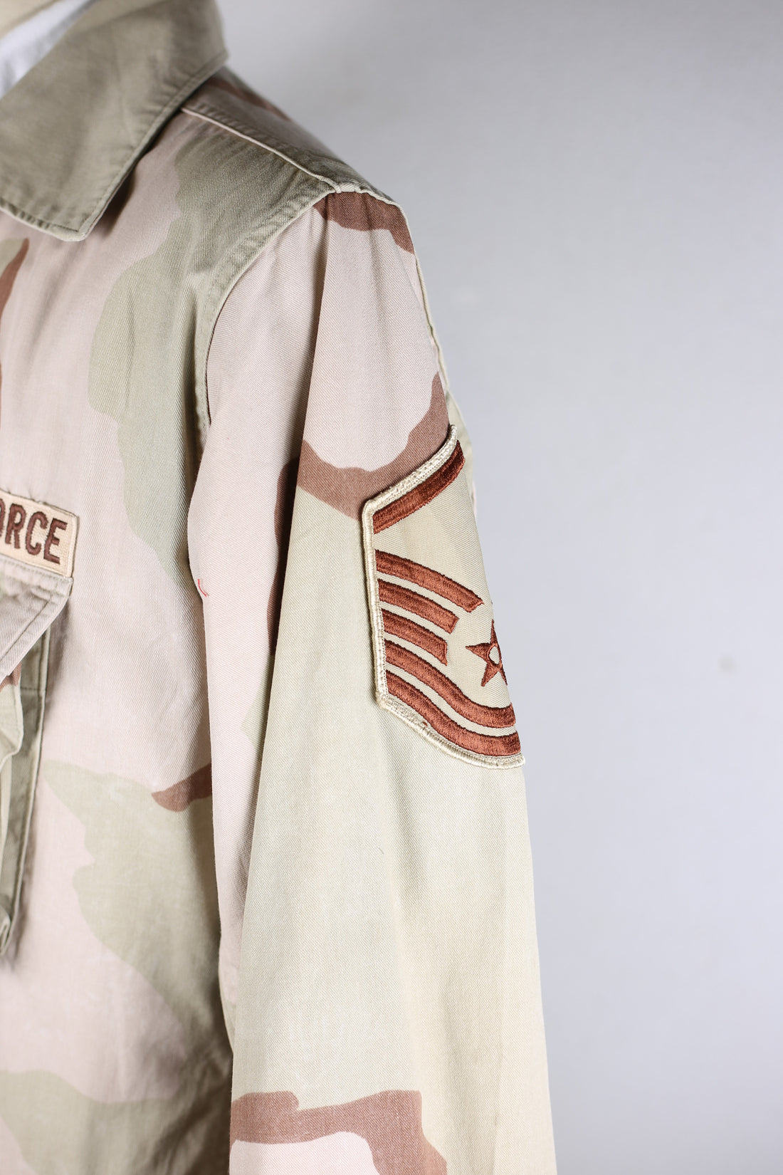 US AIR FORCE DESERT BDU JACKET  -    L - (MEDIUM REGULAR  )