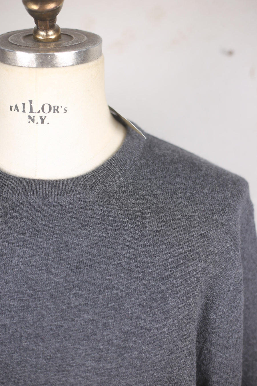 100% CASHMERE DEADSTOCK SWEATER - L -
