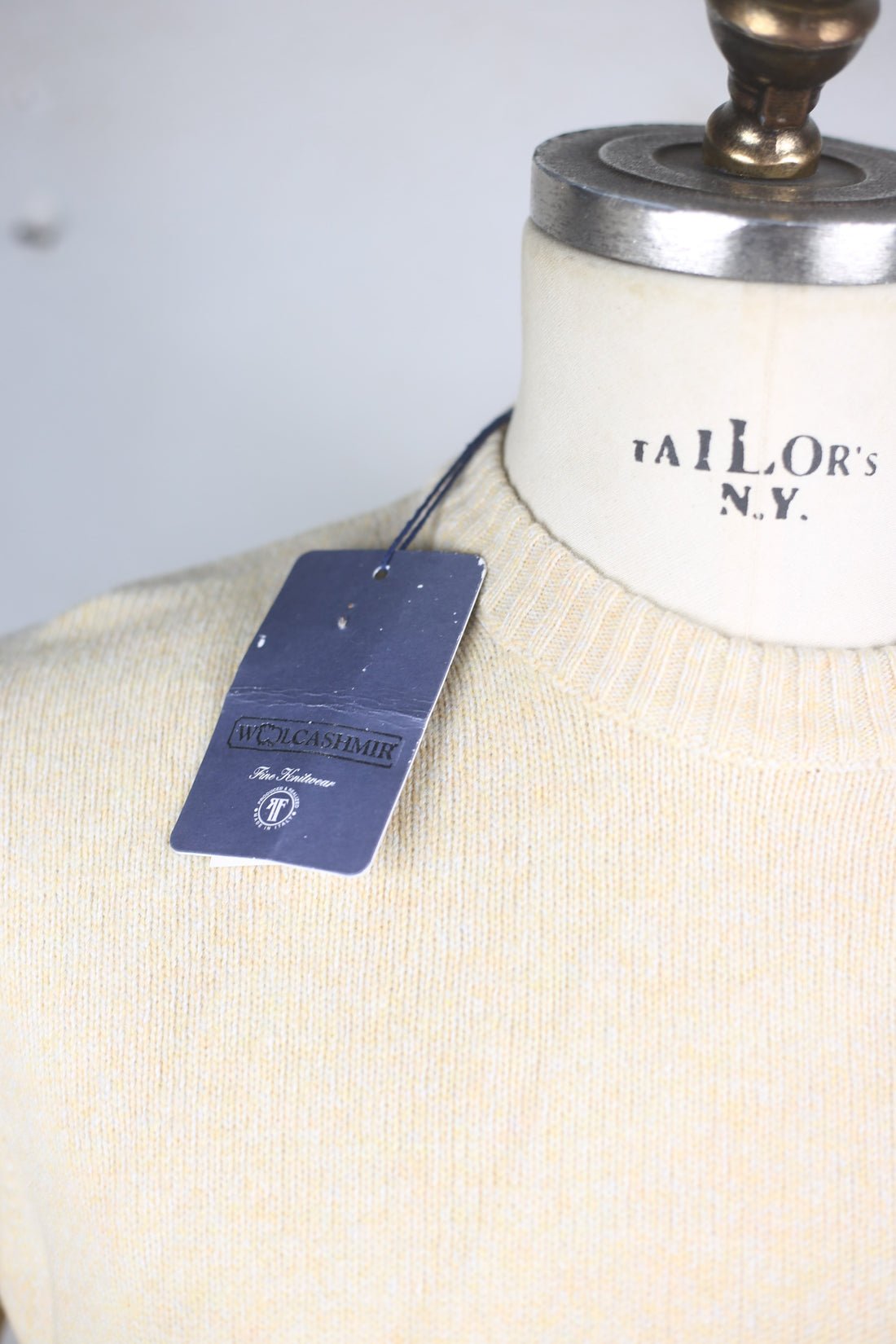 DEADSTOCK WOOL AND CASHMERE SWEATER - M -