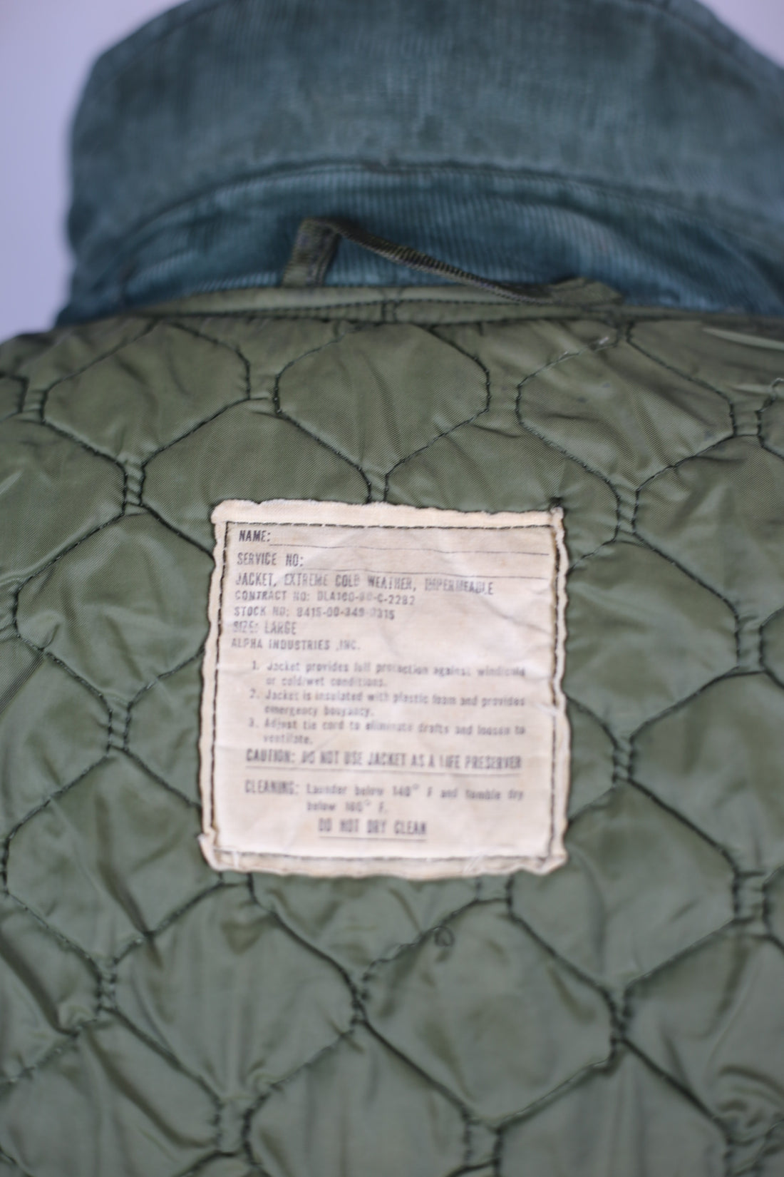 Deck  USN ALPHA INDUSTRIES EXTREME COLD WEATHER  - LARGE  -