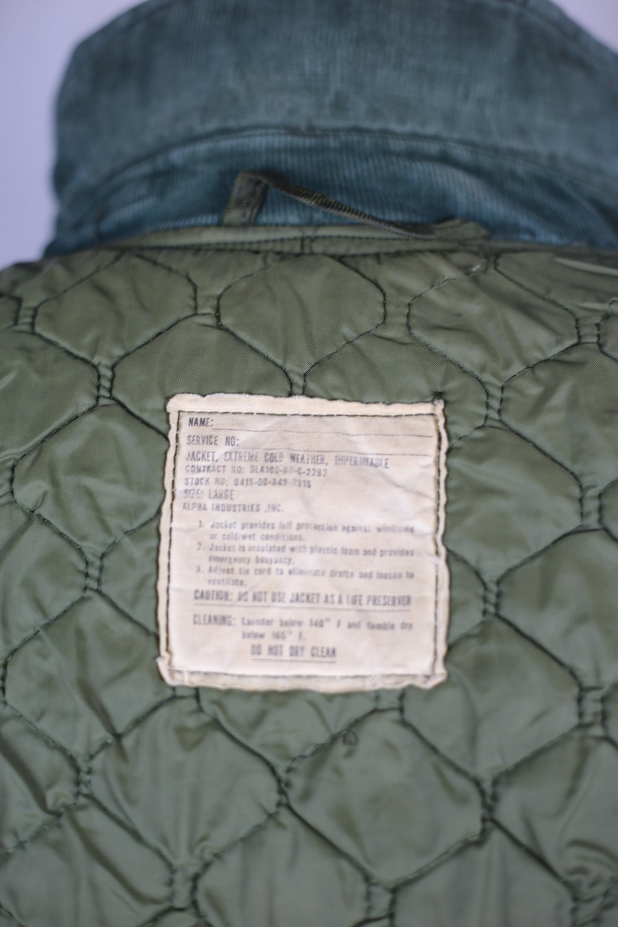 Deck  USN ALPHA INDUSTRIES EXTREME COLD WEATHER  - LARGE  -