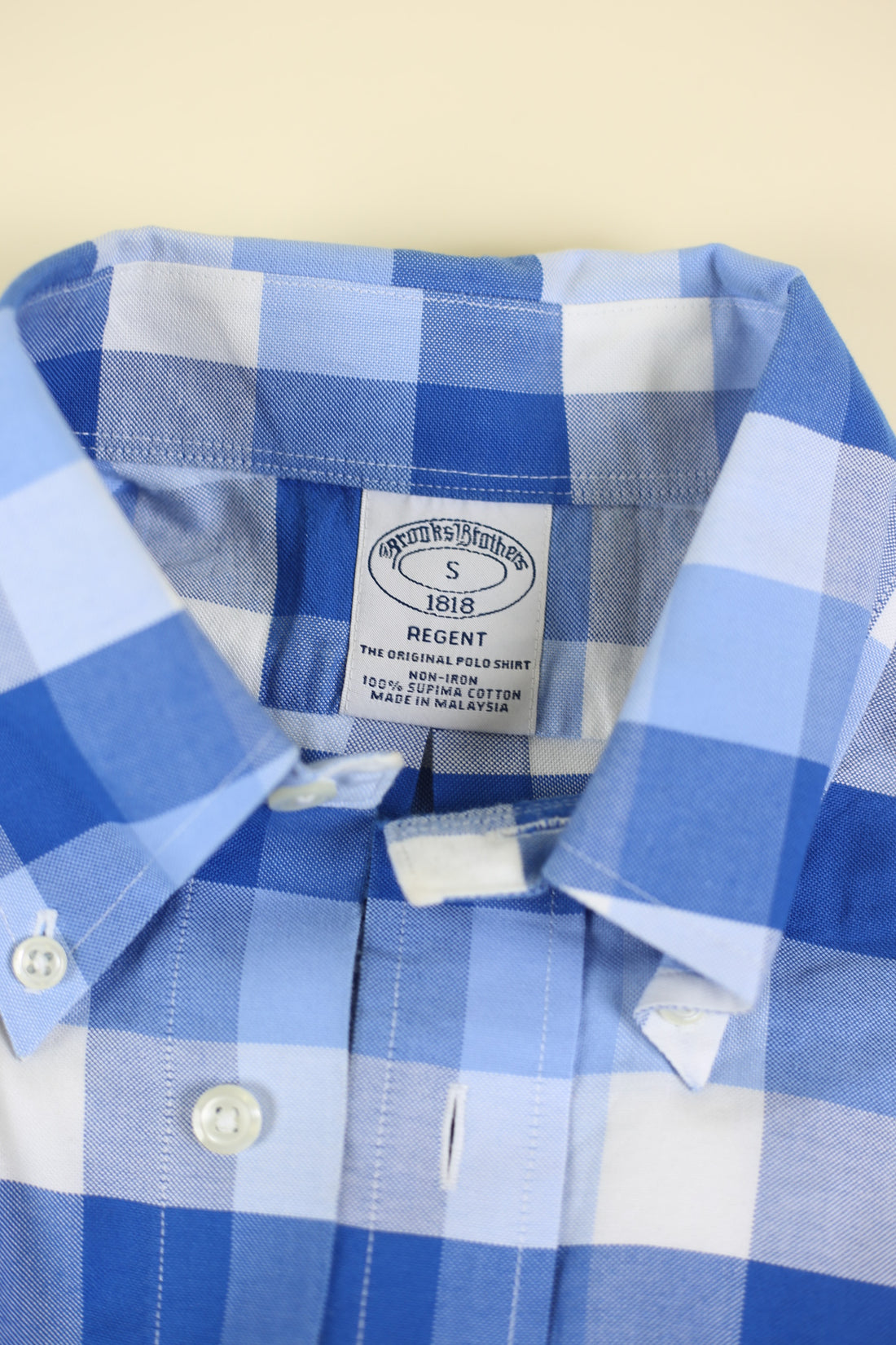 BROOKS BROTHERS BUTTON DOWN SHIRT - S -