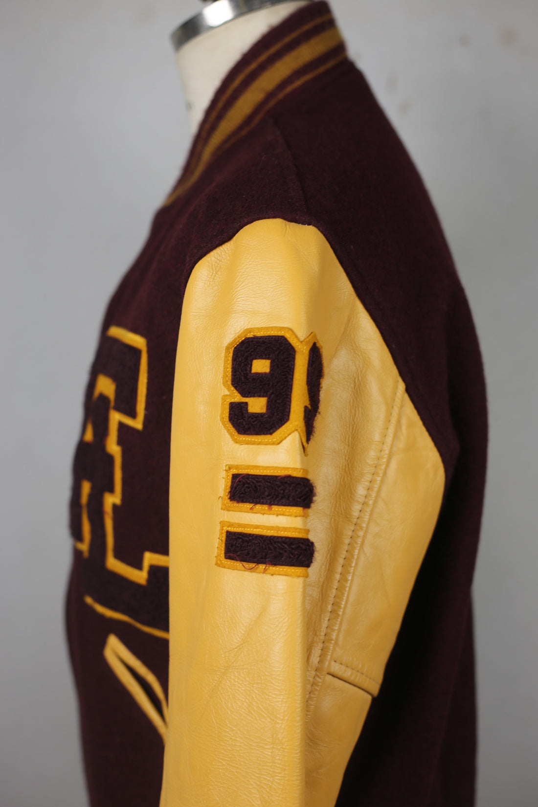 Varsity BUTWIN MADE IN USA - M -