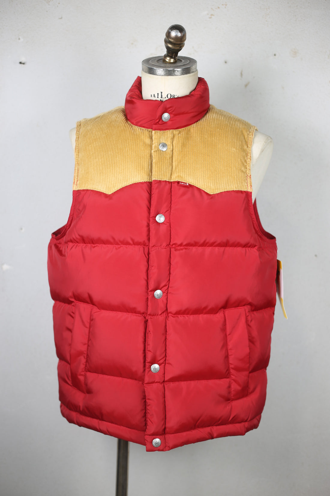 DOWN VEST LEVIS DEADSTOCK - M -