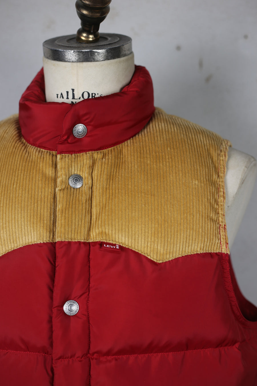 DOWN VEST LEVIS DEADSTOCK - M -