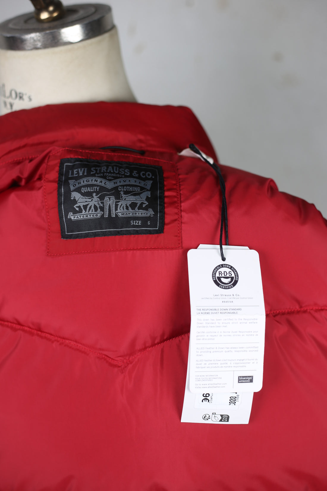 DOWN VEST LEVIS DEADSTOCK - M -