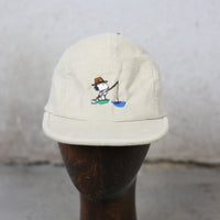 cappellino con ricamo in velluto