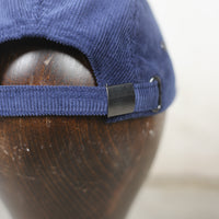 cappellino con ricamo in velluto