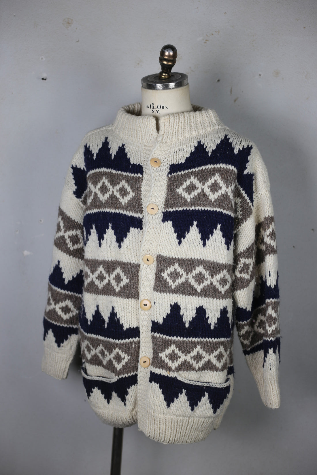 VINTAGE COWICHAN - L -