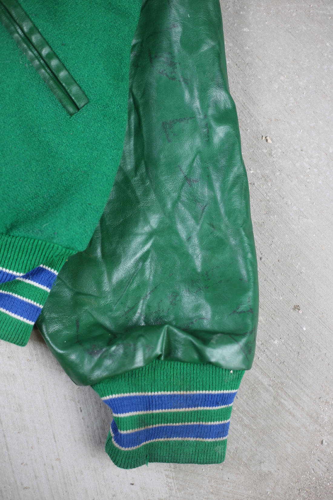 Varsity   MADE IN USA  - XL   -