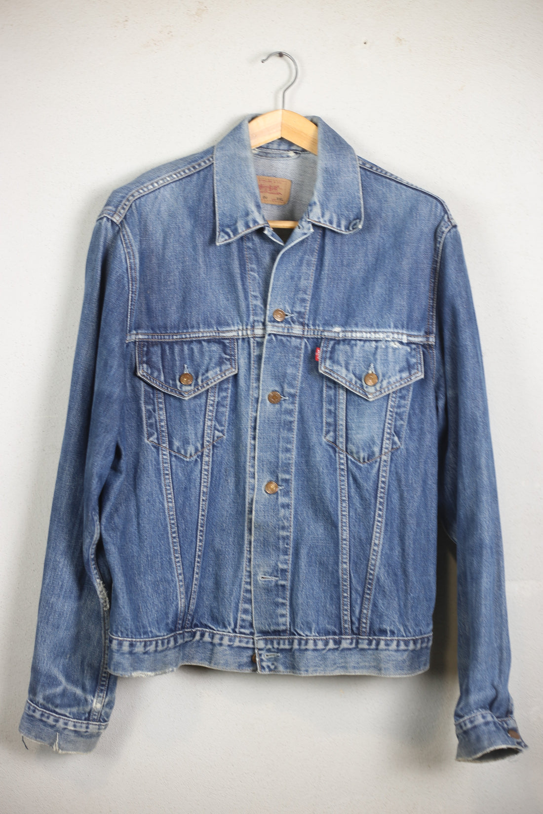 LEVIS DENIM JACKET - XL -