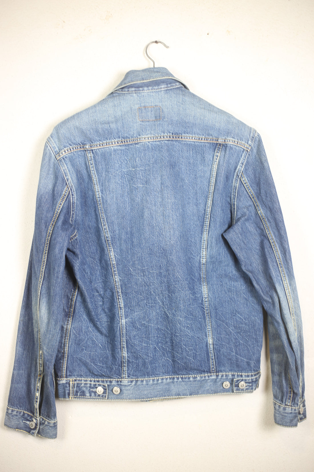LEVIS DENIM JACKET - M -
