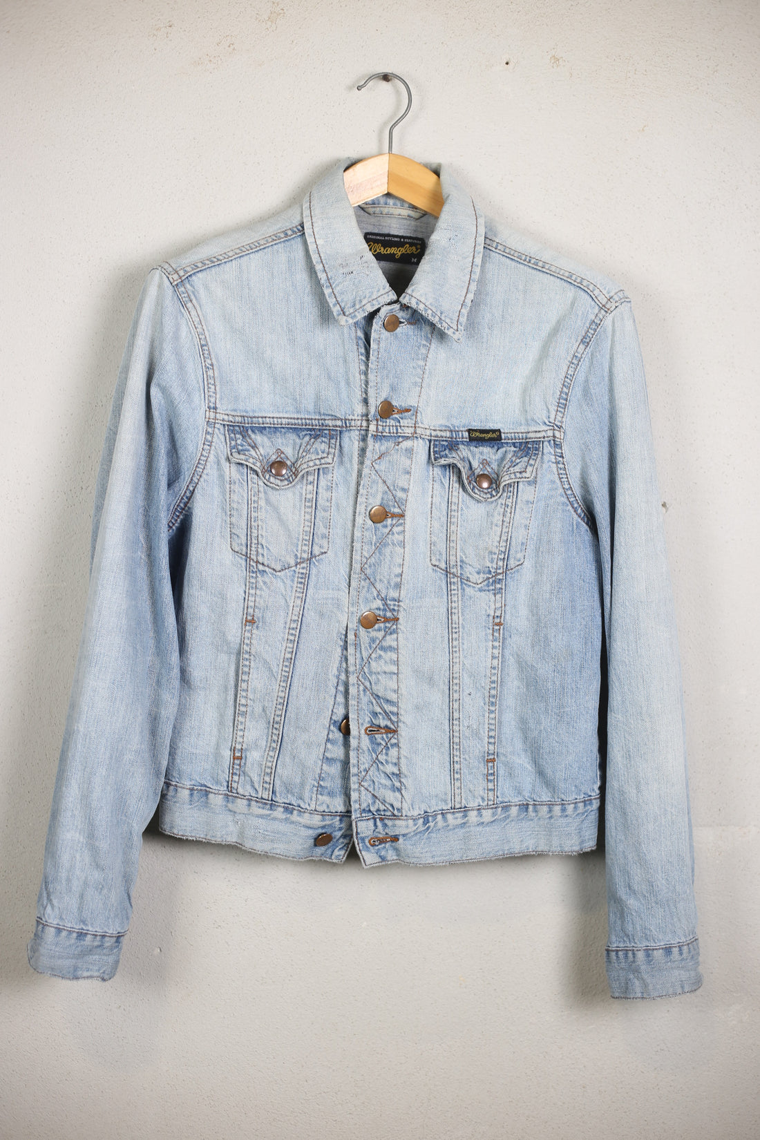 WOMEN'S WRANGLER DENIM JACKET - M -