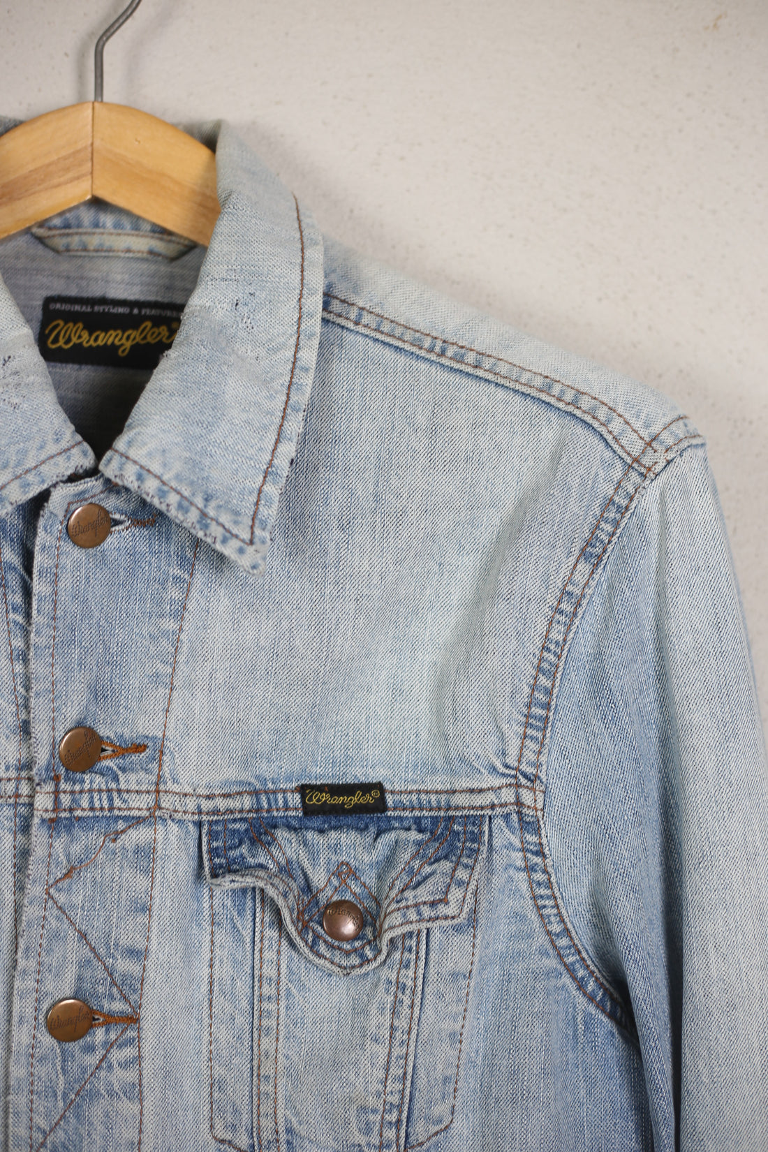 WOMEN'S WRANGLER DENIM JACKET - M -