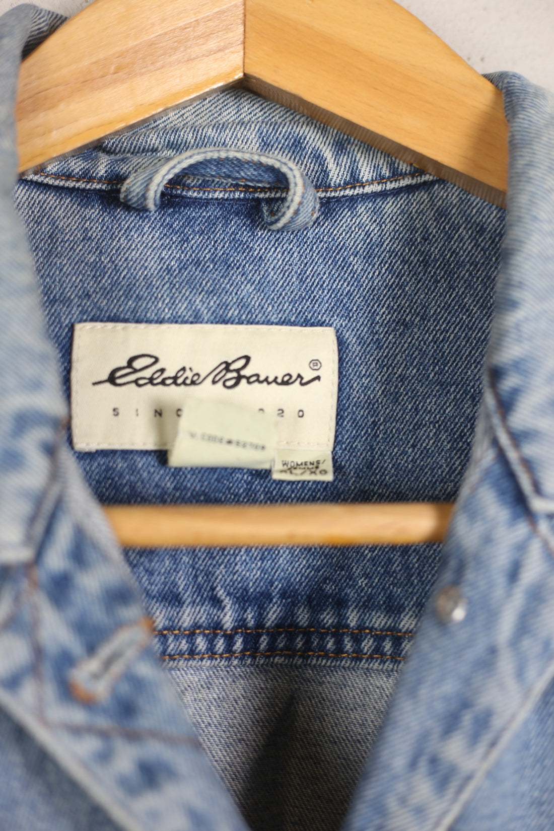 WOMEN'S EDDIE BAUER DENIM JACKET - XL -