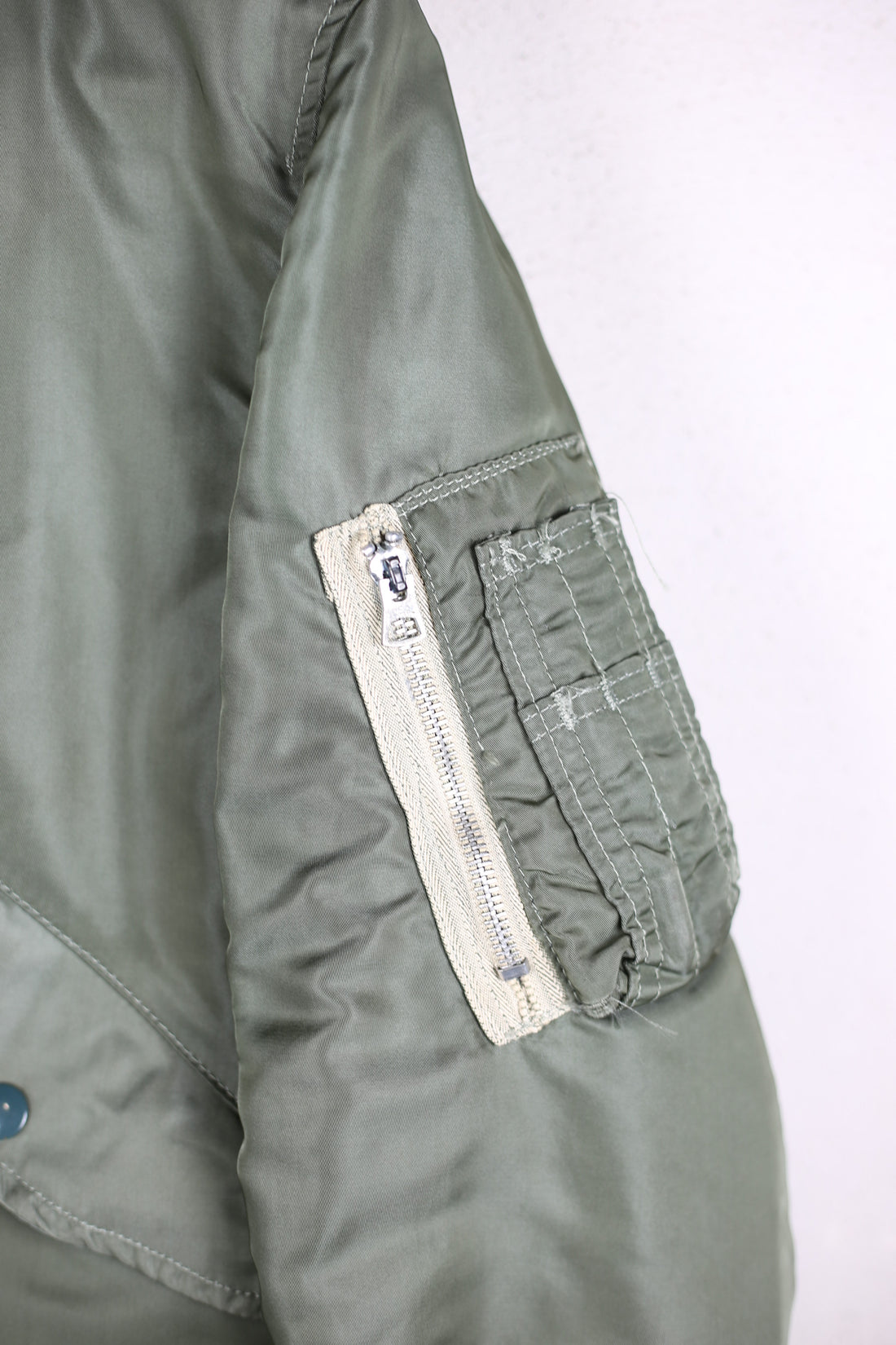 BOMBER L2B ALPHA INDUSTRIES MADE IN USA