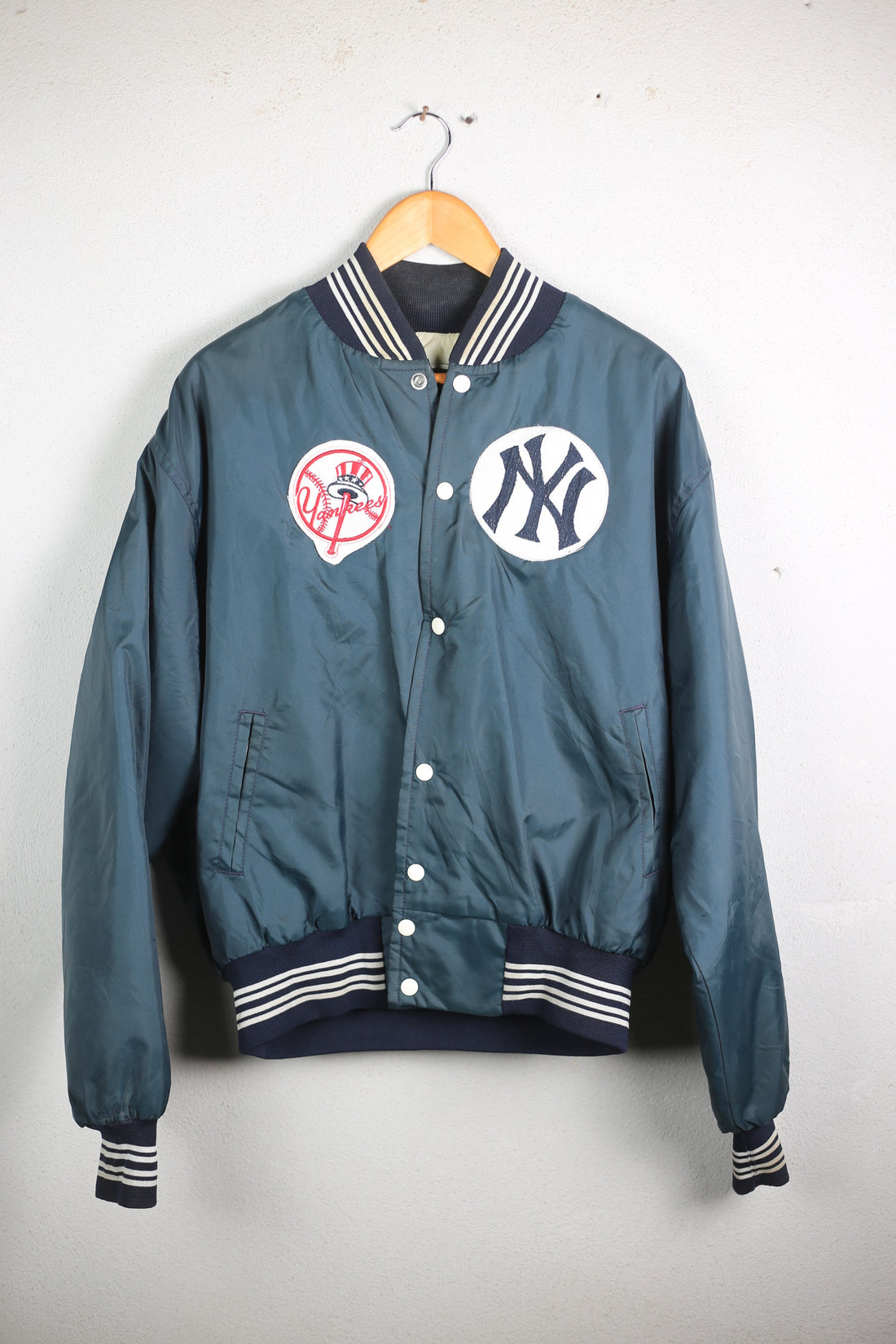 Varsity   MADE IN USA  - XL   -