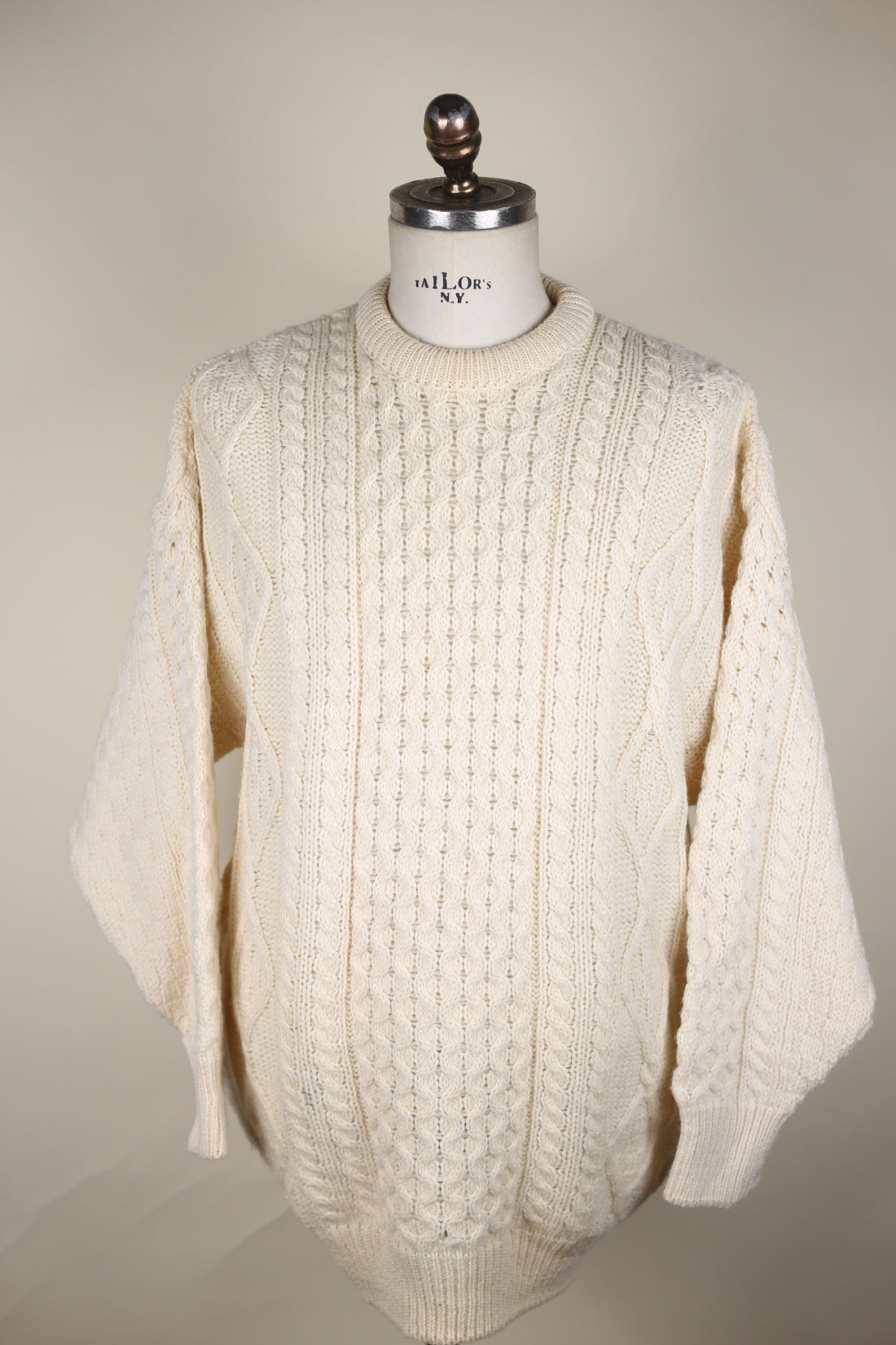 ARAN JUMPER MADE IN RELAND -L -