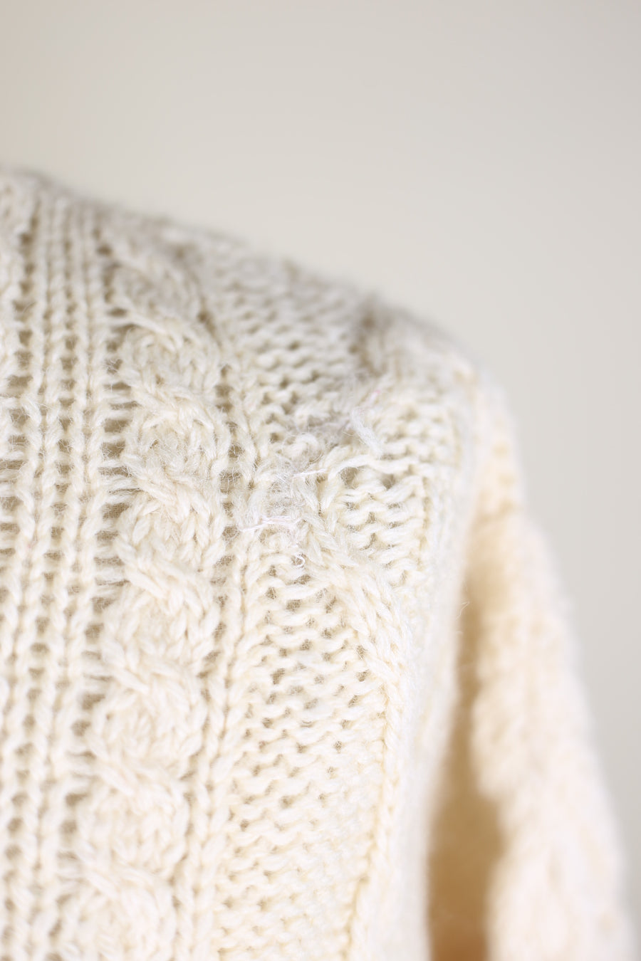 ARAN JUMPER MADE IN RELAND -L -