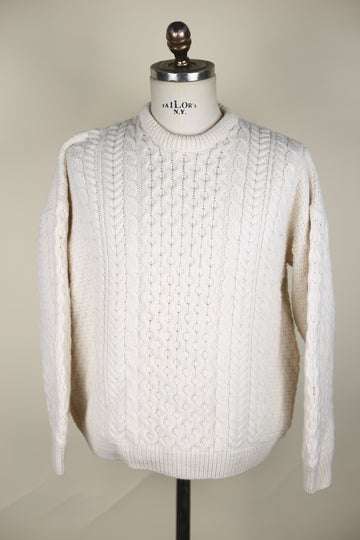 ARAN JUMPER  MADE IN RELAND     -M -