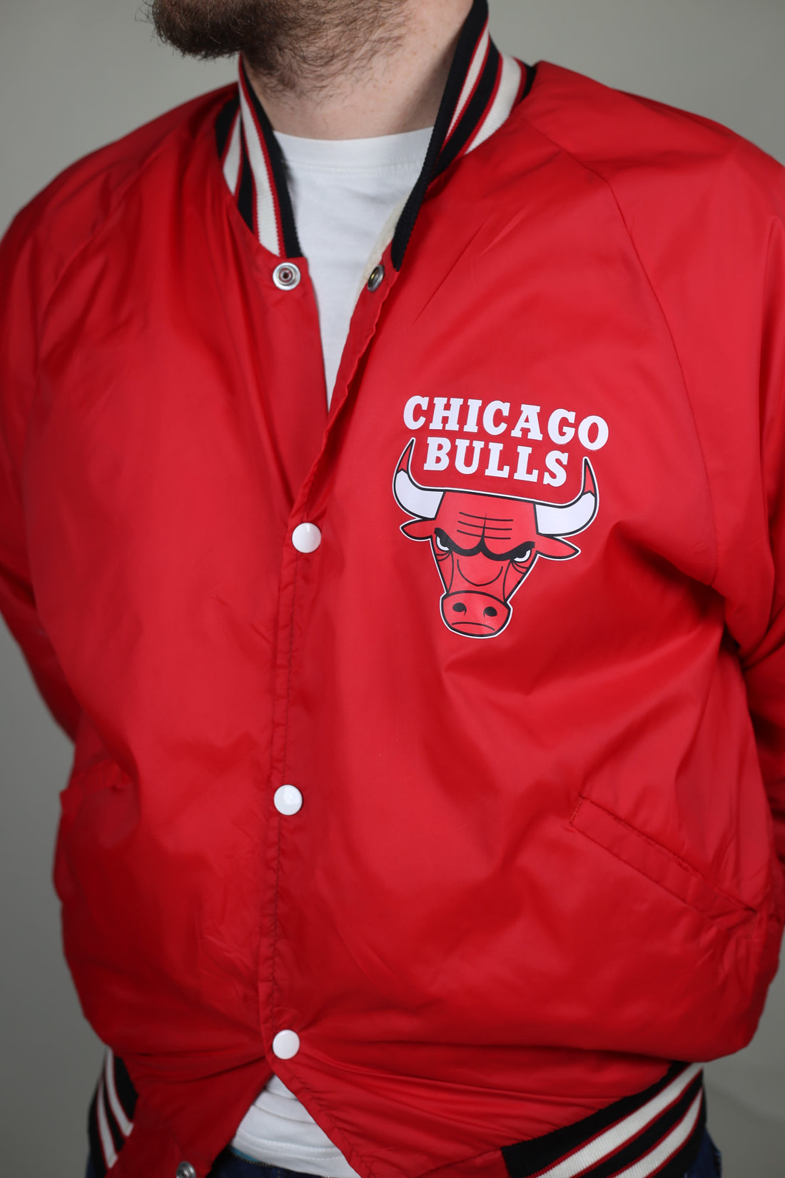 VINTAGE NYLON JACKET MADE IN USA CHICAGO BULLS - L -