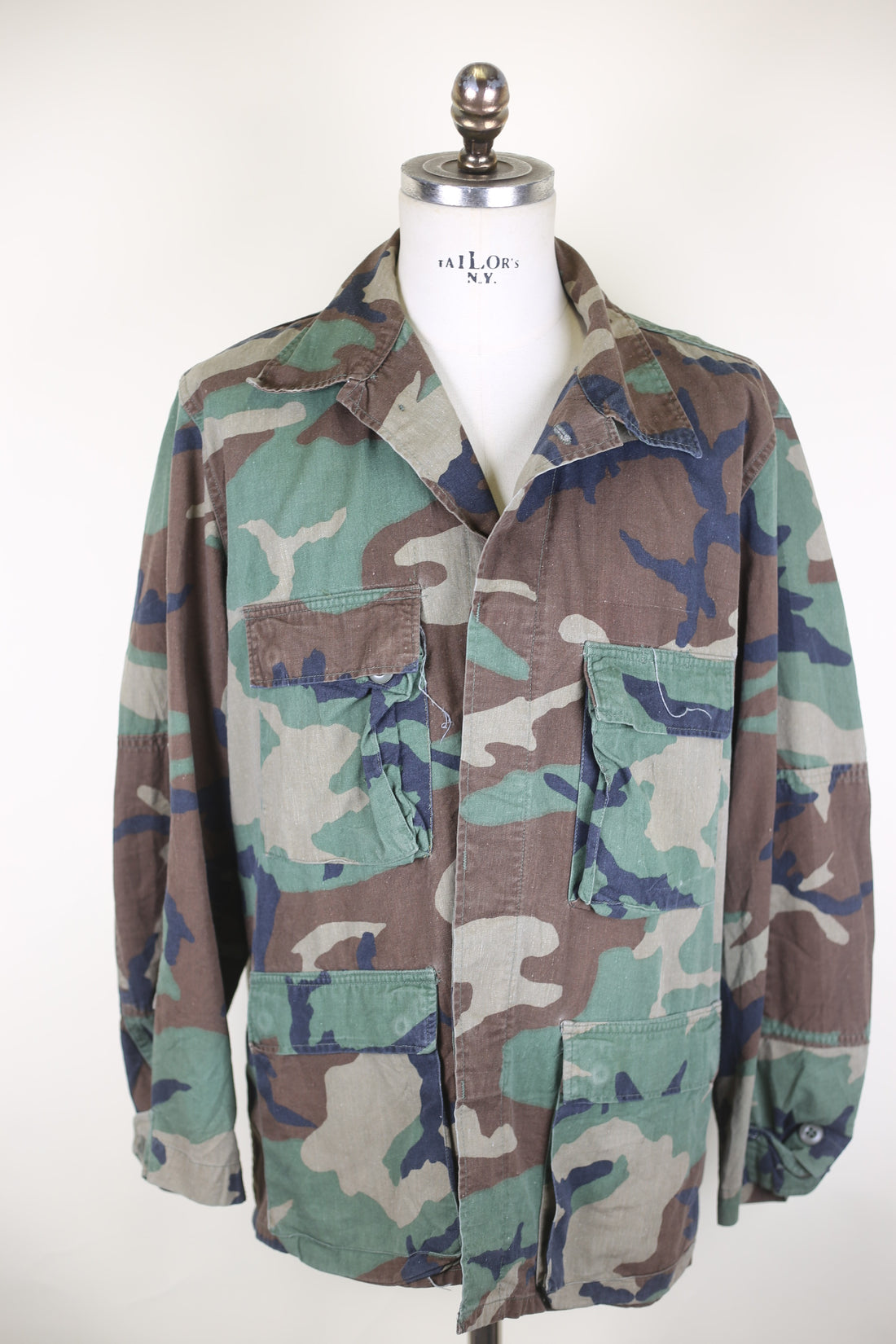 US ARMY Bdu Camouflage Jacket with Snoopy Embroidery - XL -