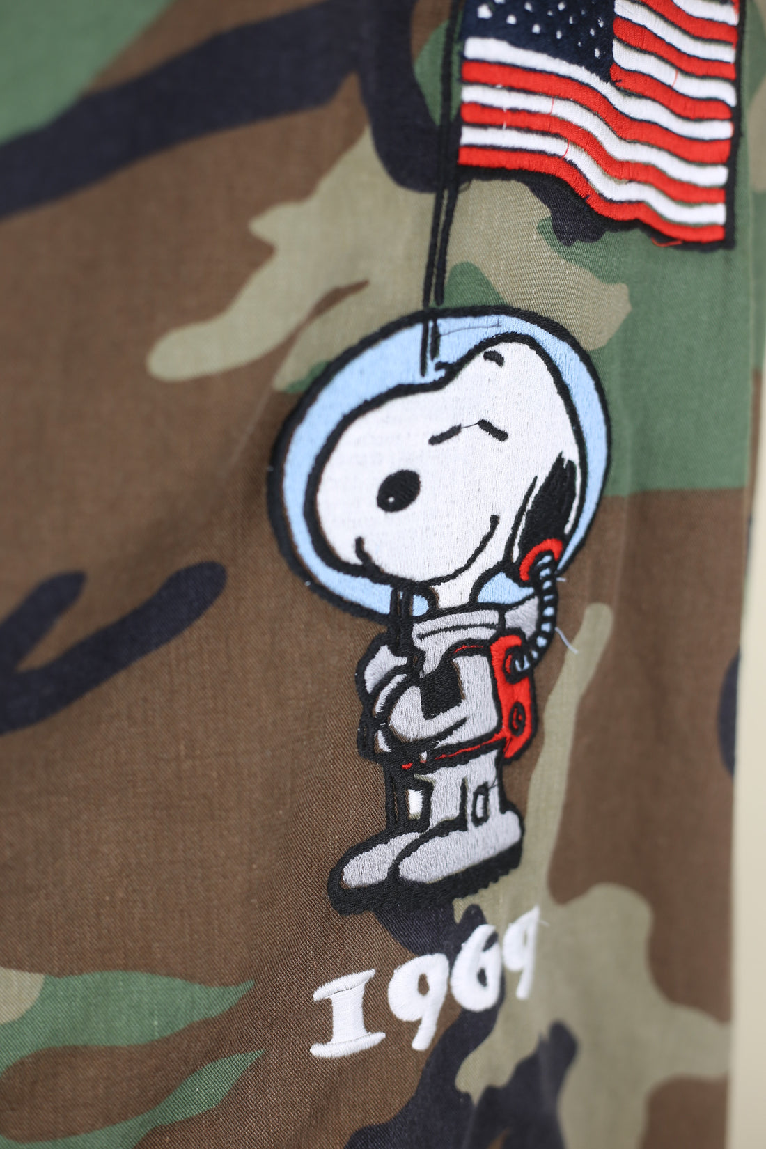BDU WOODLAND Us ARMY jacket with Snoopy Moon Landing embroidery - L -
