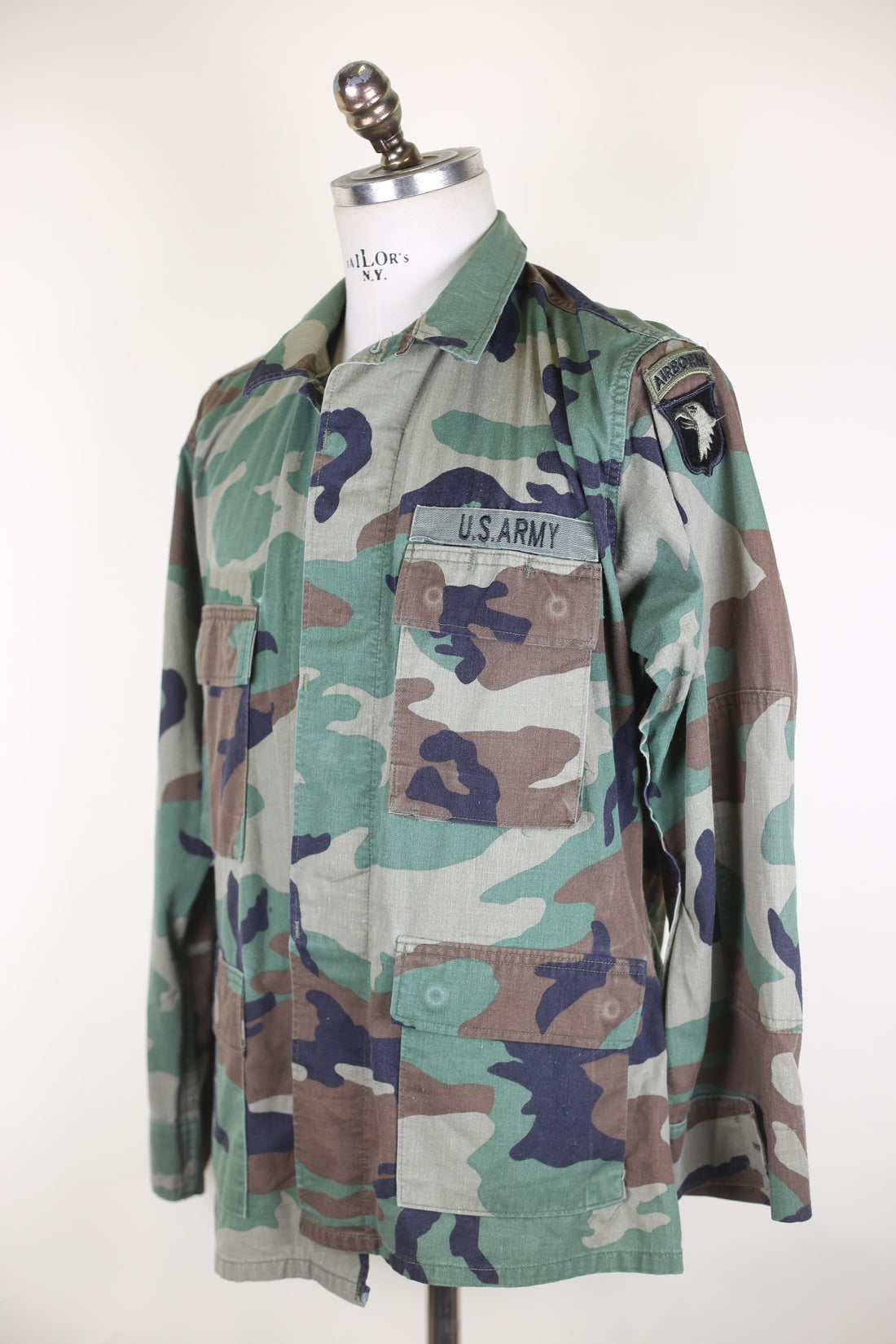 BDU WOODLAND Us ARMY jacket with Snoopy Moon Landing embroidery - L -