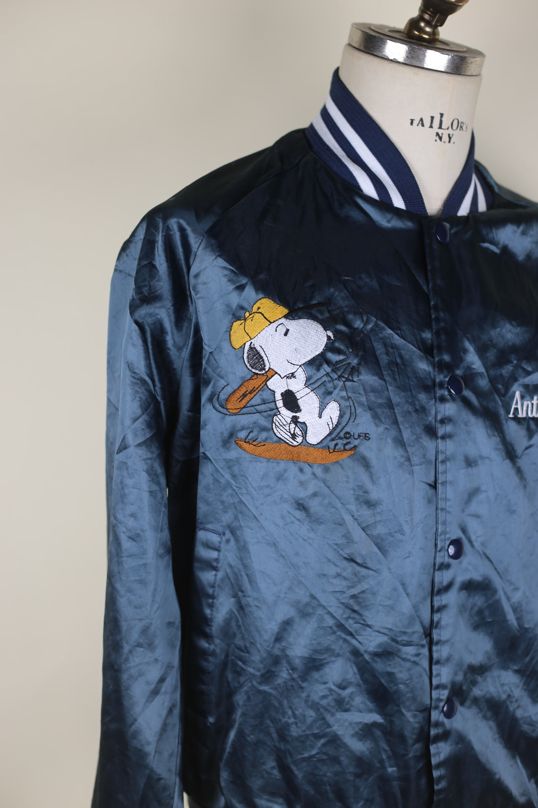 VINTAGE NYLON JACKET MADE IN USA WITH SNOOPY EMBROIDERY - M -