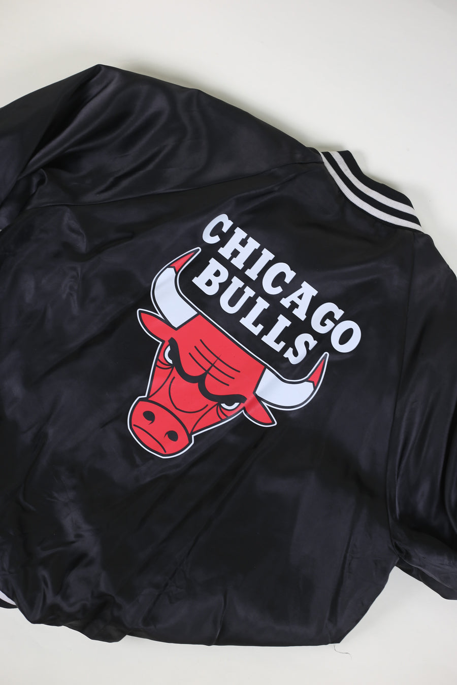 VINTAGE NYLON JACKET MADE IN USA CHICAGO BULLS  - XL -