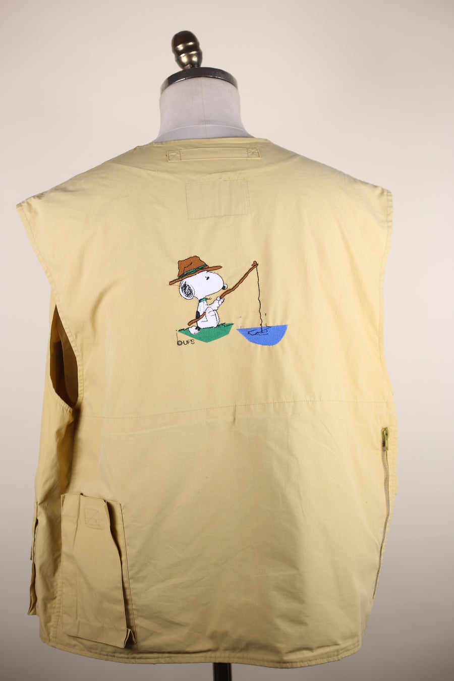 fishing vest with embroidery - XL -