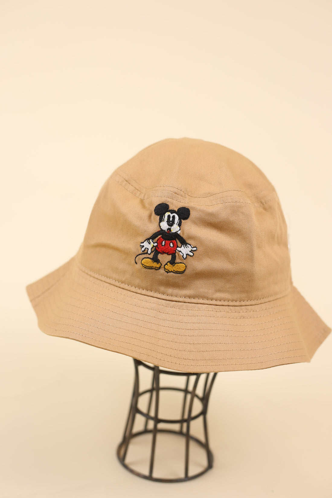 Fisherman's hat with embroidery