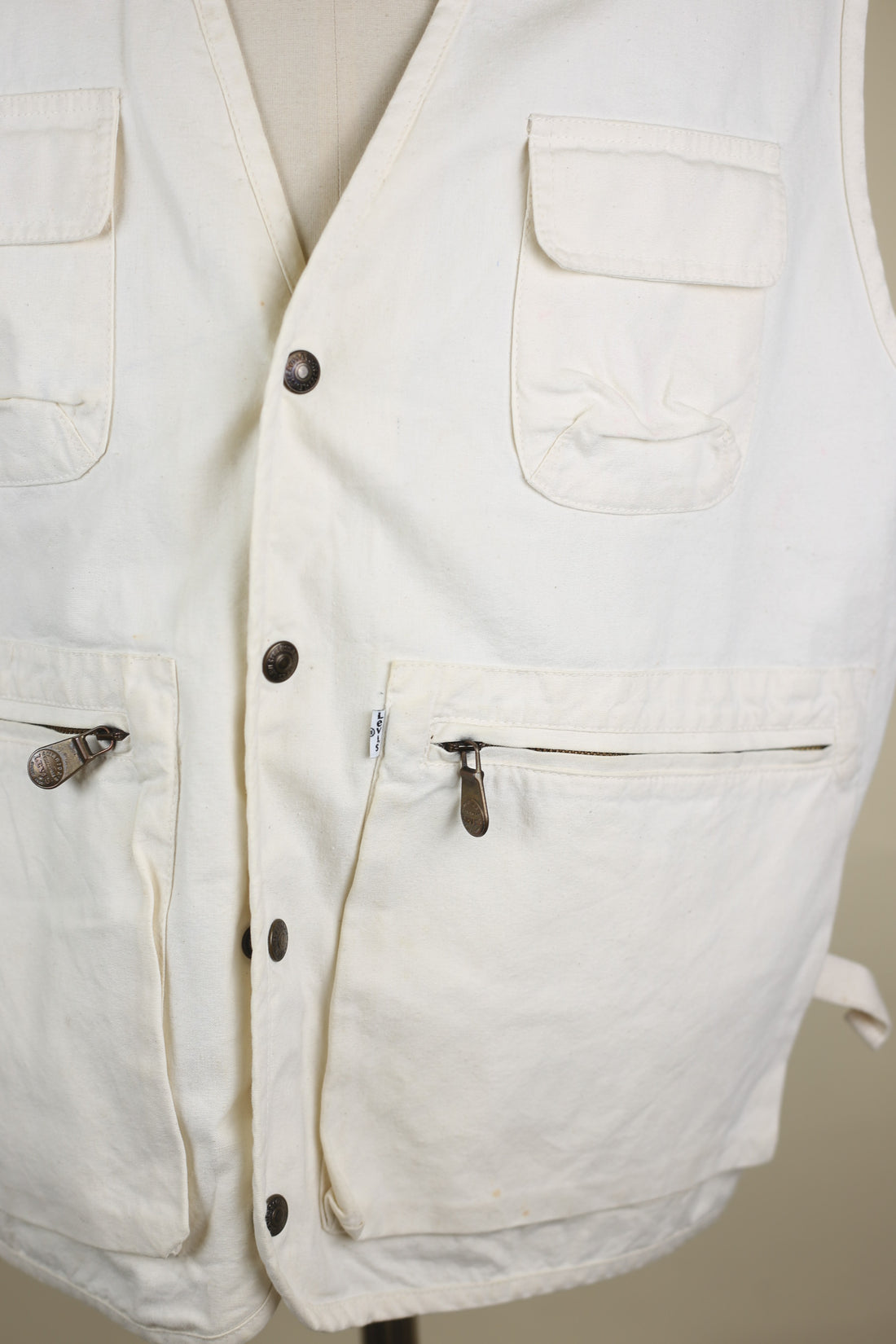 LEVIS INDIAN VEST - XL -