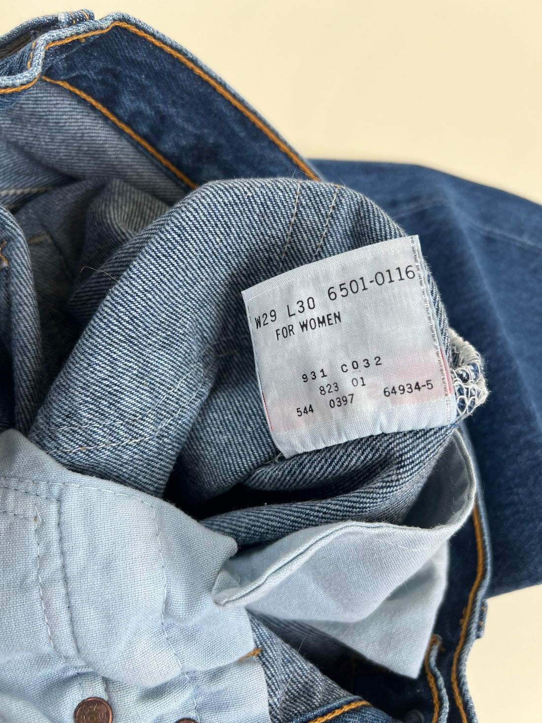 Levis 501 FOR WOMEN MADE IN USA - W29 - 40-42 it -